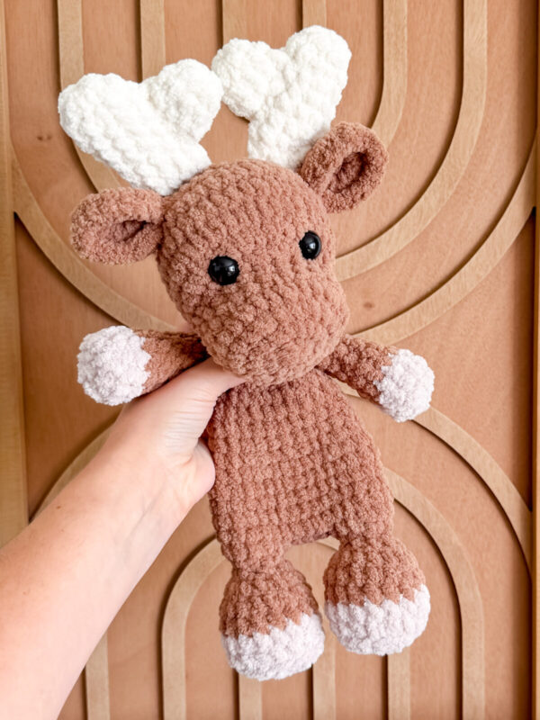 Plush Moose Snuggler Pattern - Image 4